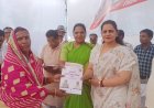 मुख्यमंत्री लाडली बहना योजना की पात्र महिलाओं को सांसद द्वारा सौंपा स्वीकृति पत्र