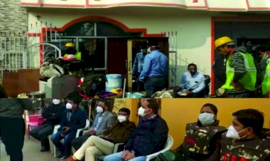 जुआं व शराब माफिया के अवैध निर्माण पर नगर पालिक निगम, पुलिस और छिंदवाड़ा प्रशासन की कार्रवाई