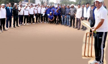 अधिकारी एकादश और पत्रकार एकादश के बीच सद्भावना क्रिकेट मैच संपन्न