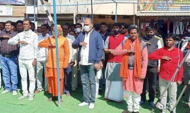 स्वर्गीय राजेश राय जी की श्रद्धांजलि सभा के कार्यक्रम में पहुँचे केवलारी विधायक राकेश पाल सिंह