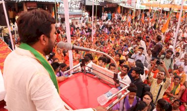 भाजपा छिंदवाड़ा विधानसभा प्रत्याशी विवेक बंटी साहू की नामांकन रैली में उमड़ा जनसैलाव - डॉ. नरोत्तम मिश्रा ने नामांकन रैली को किया संबोधित