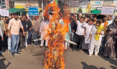 छिंदवाड़ा भाजपा ने किया ममता बैनर्जी का पुतला दहन-पश्चिम बंगाल की तृणमूल कांग्रेस सरकार को तत्काल बर्खास्त करने की मांग की