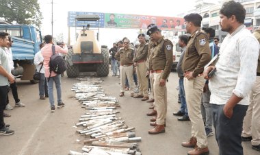 ध्वनि प्रदूषण रोकने के लिए छिंदवाड़ा पुलिस ने सैकड़ो के तादाद में साइलेंसरो पर चलाया बुलडोज़र 