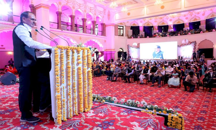 आखिर क्या है पंख अभियान जिसमे सीएम बोले - बेटियों के साथ अपराध करने वालो को सजा ऐसी देंगे जमाना याद रखेगा 