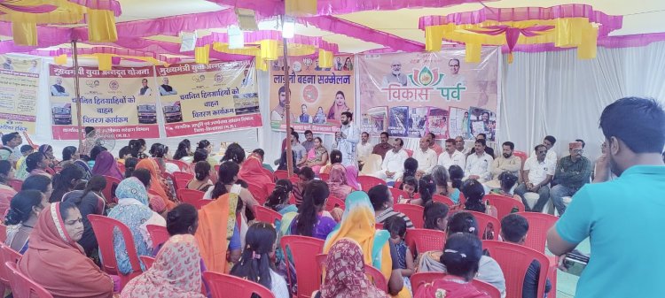 लाड़ली बहना योजना से प्रभावित हुई महिलाएं - बड़ी संख्या में भाजपा में शामिल