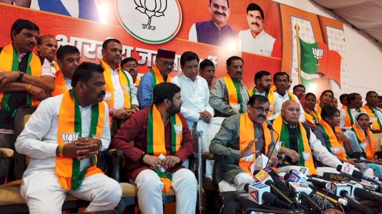 जनपद अध्यक्ष, पूर्व विधायक गंभीर सिंह सहित कांग्रेस के 40 नेता भाजपा में शामिल