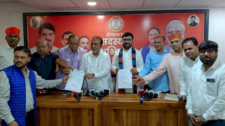 भाजपा जिलाध्यक्ष शेषराव यादव ने सांसद बंटी विवेक साहू एवं वरिष्ठ नेतृत्व को दिलाई सक्रिय सदस्यता