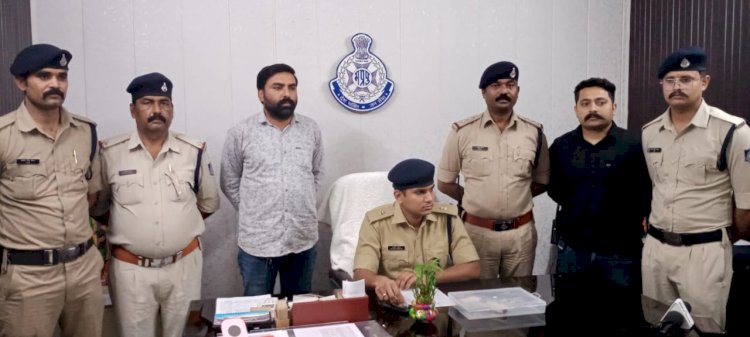 देशी पिस्टल (कट्टा) लेकर घूम रहा युवक को कोतवाली पुलिस ने कट्टा एवं तीन राउण्ड सहित पकड़ा